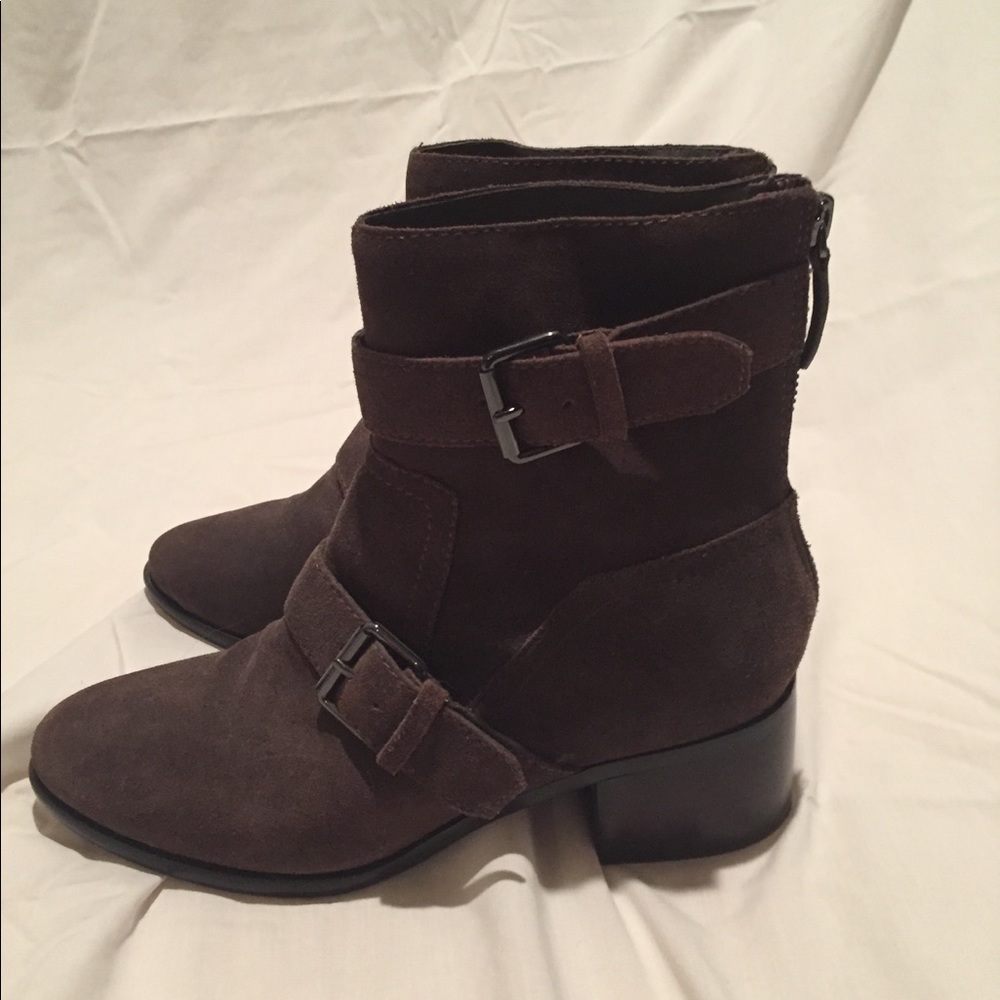 Pour La Victoire Brown Suede Boots